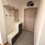 Cetvorosoben Nov Stan Vo Aerodrom *