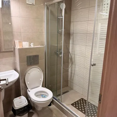 아파트 Cetvorosoben Nov Stan Vo Aerodrom 스코페