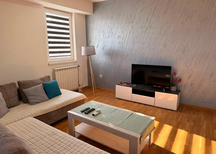 Cetvorosoben Nov Stan Vo Aerodrom *