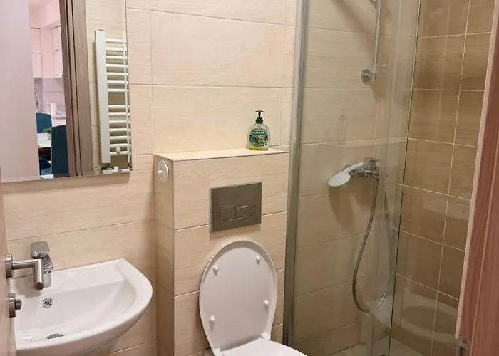 Cetvorosoben Nov Stan Vo Aerodrom 아파트 *